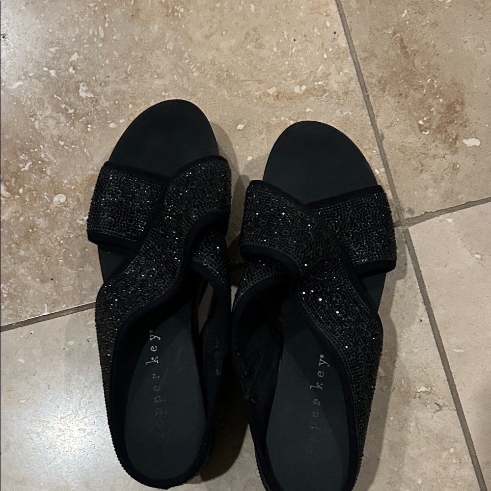 Copper Key black Black Slip-On Sandals sz 9 - Picture 3 of 5